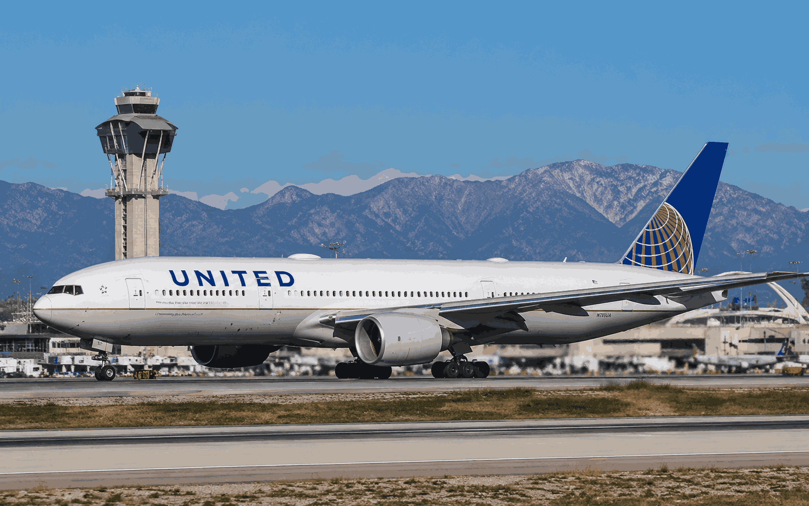 united flight ua109 diversion